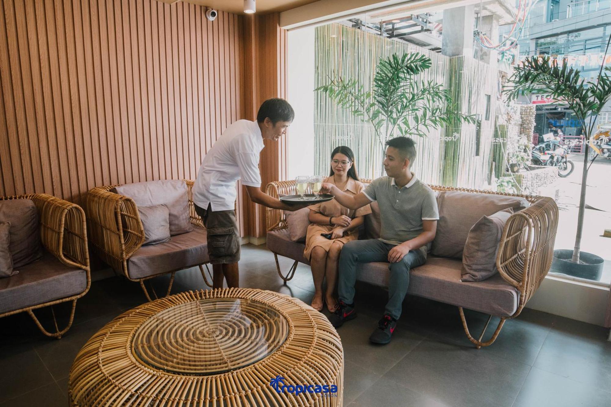 Tropicasa Hotel Корон Екстериор снимка